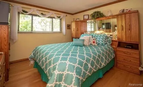 $2,700 | 28418 Walker Avenue, Warren, MI 48092