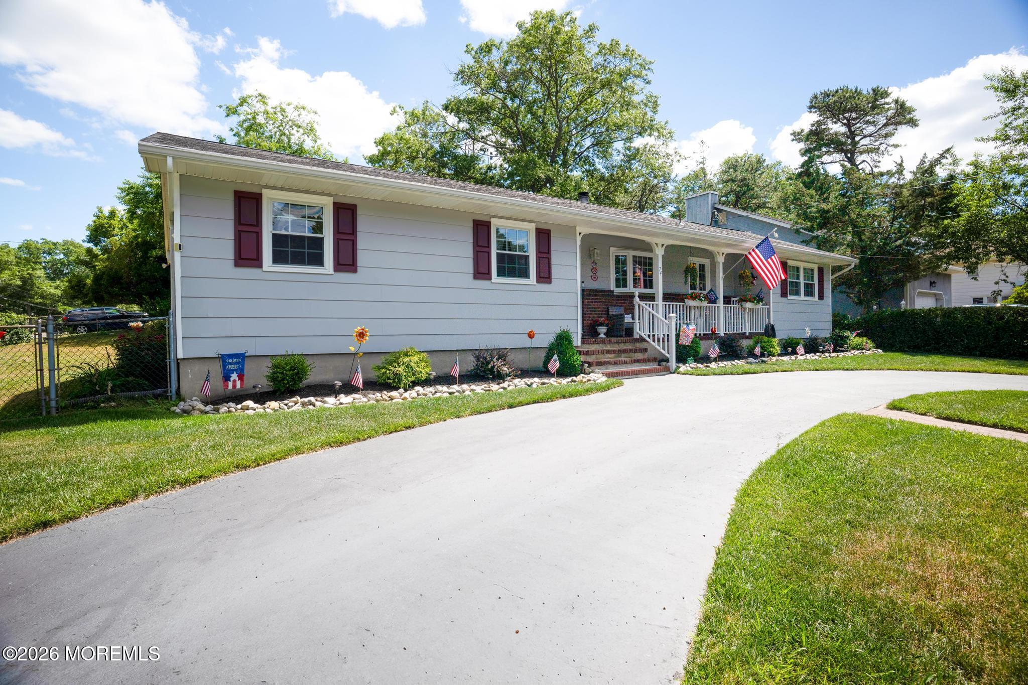 74 Sun Valley Road Toms River, NJ 08755 - Photo 7 of 59 74 Close (3)