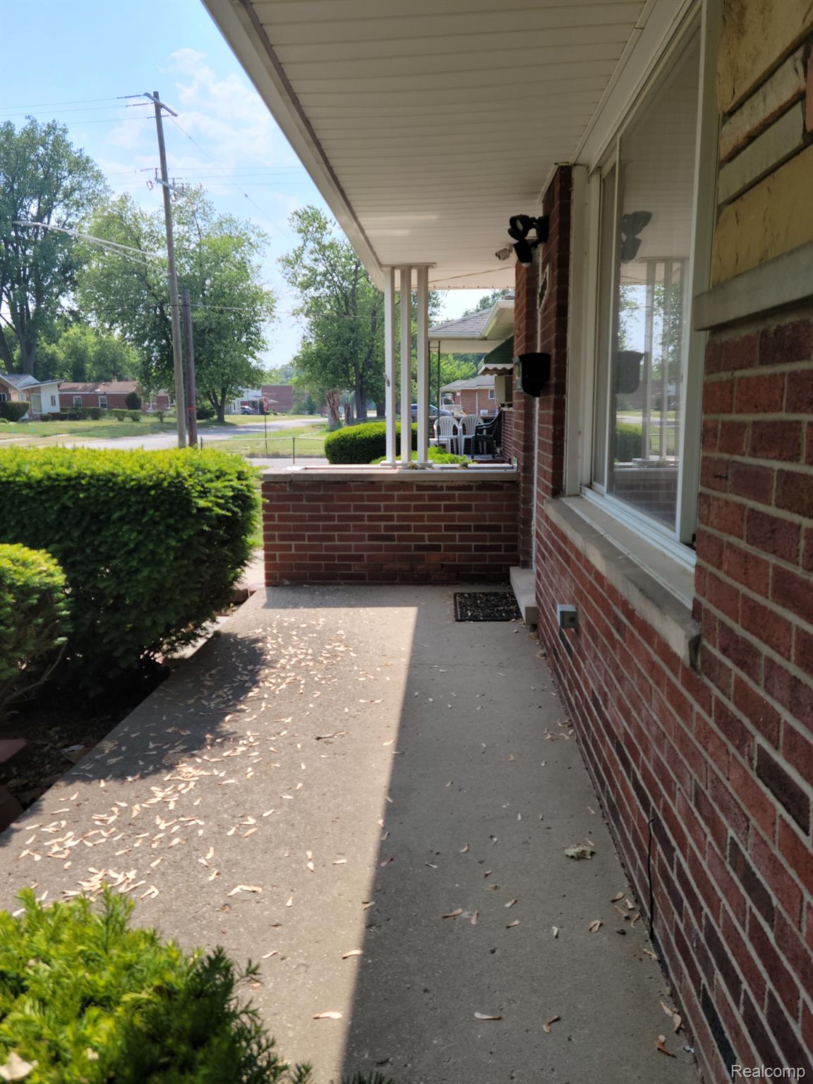 27146 Florence Street Inkster, MI 48141 - Photo 5 of 48 Extended Front Porch