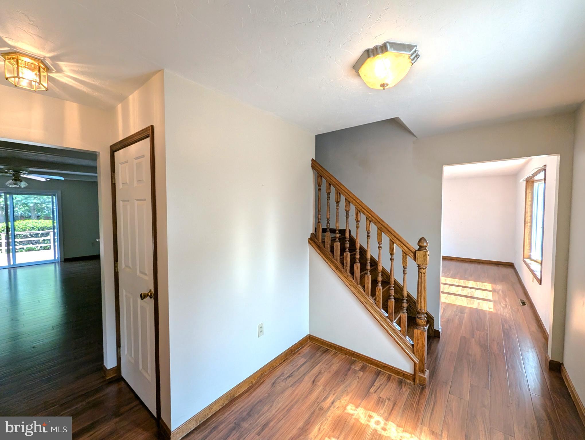 111 Rodes Avenue Gettysburg, PA 17325 - Photo 14 of 38 foyer