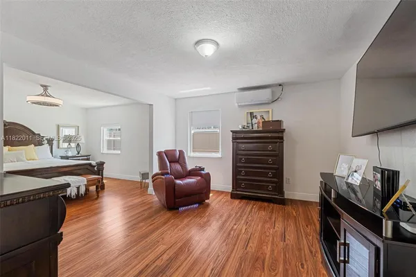 $925,000 | 230 West 47th Street, Hialeah, FL 33012