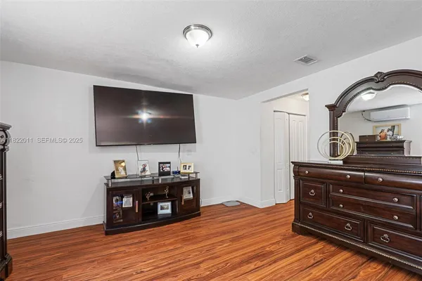 $925,000 | 230 West 47th Street, Hialeah, FL 33012