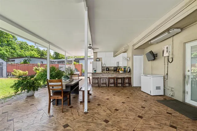 $925,000 | 230 West 47th Street, Hialeah, FL 33012