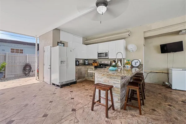 $925,000 | 230 West 47th Street, Hialeah, FL 33012