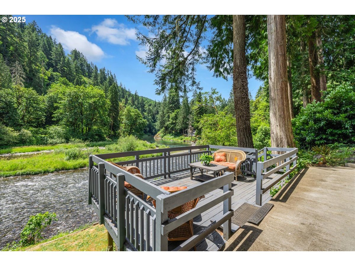 1717 Kalama River Road Kalama, WA 98625 - Photo 35 of 48 a view of a chairs and table in the patio