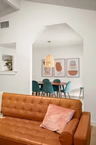 $3,100 | 11011 Jordan Lane, Austin, TX 78758