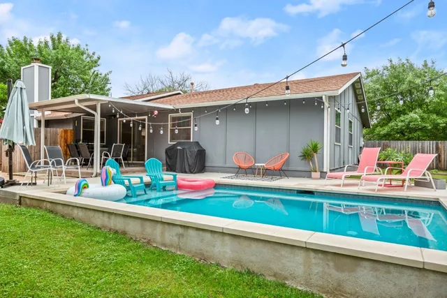 $3,100 | 11011 Jordan Lane, Austin, TX 78758