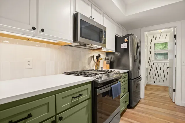 $3,100 | 11011 Jordan Lane, Austin, TX 78758