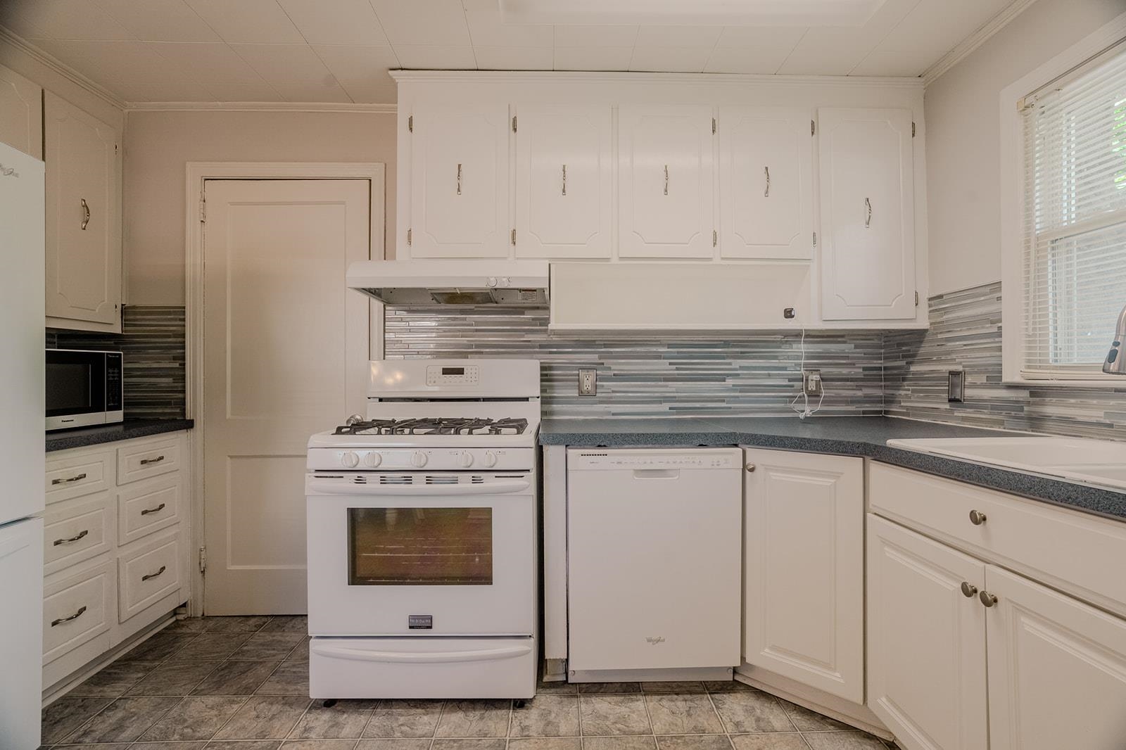 806 Lyman Street Gaffney, SC 29340 - Photo 12 of 39