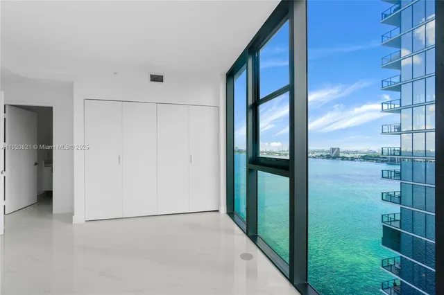 an empty room with closet