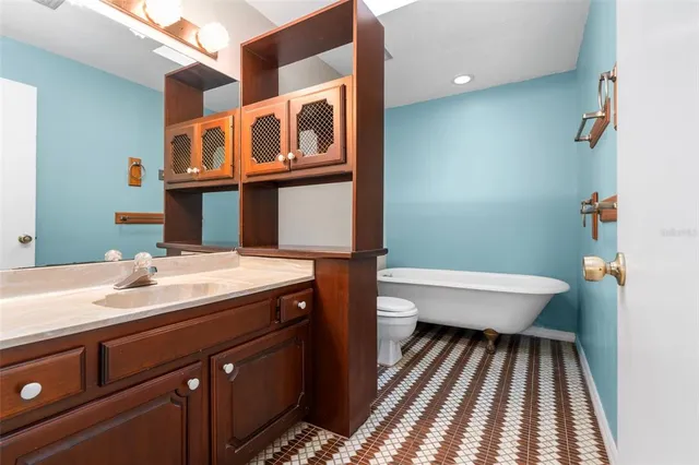 $720,000 | 4621 Northwest 71 Boulevard, Gainesville, FL 32606