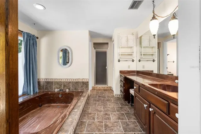 $720,000 | 4621 Northwest 71 Boulevard, Gainesville, FL 32606