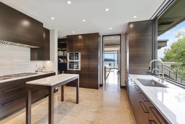 $22,000,000 | 20670 Linwood Road, Deephaven, MN 55331