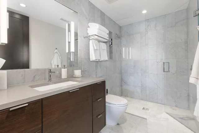 $22,000,000 | 20670 Linwood Road, Deephaven, MN 55331