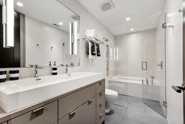 $22,000,000 | 20670 Linwood Road, Deephaven, MN 55331