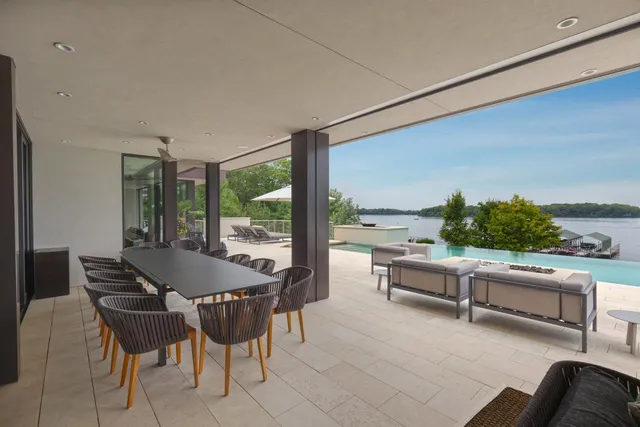 $22,000,000 | 20670 Linwood Road, Deephaven, MN 55331