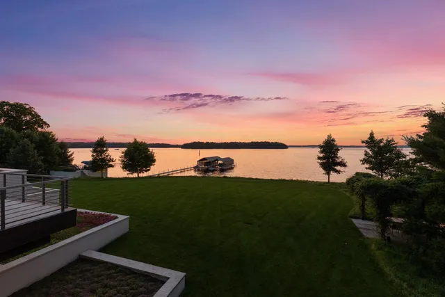 $22,000,000 | 20670 Linwood Road, Deephaven, MN 55331