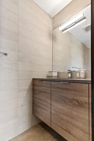 $22,000,000 | 20670 Linwood Road, Deephaven, MN 55331