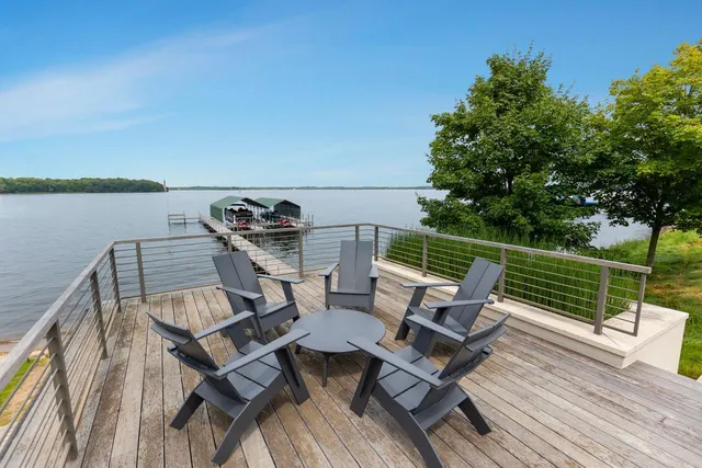 $22,000,000 | 20670 Linwood Road, Deephaven, MN 55331