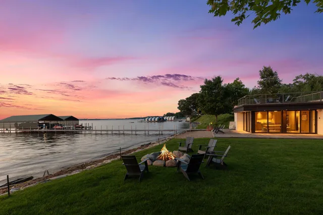 $22,000,000 | 20670 Linwood Road, Deephaven, MN 55331