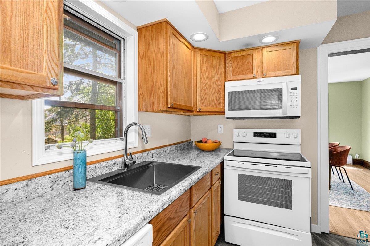 30 West Arrowhead Road Duluth, MN 55803 - Photo 4 of 32 Gallery Image 4