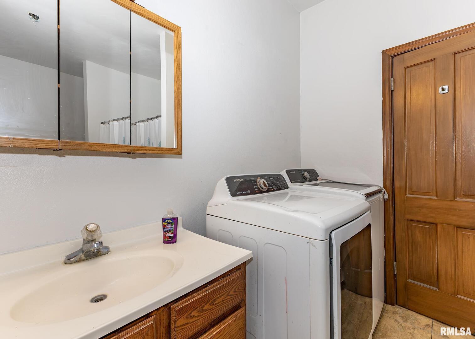 307 East Court Street Cambridge, IL 61238 - Photo 5 of 18