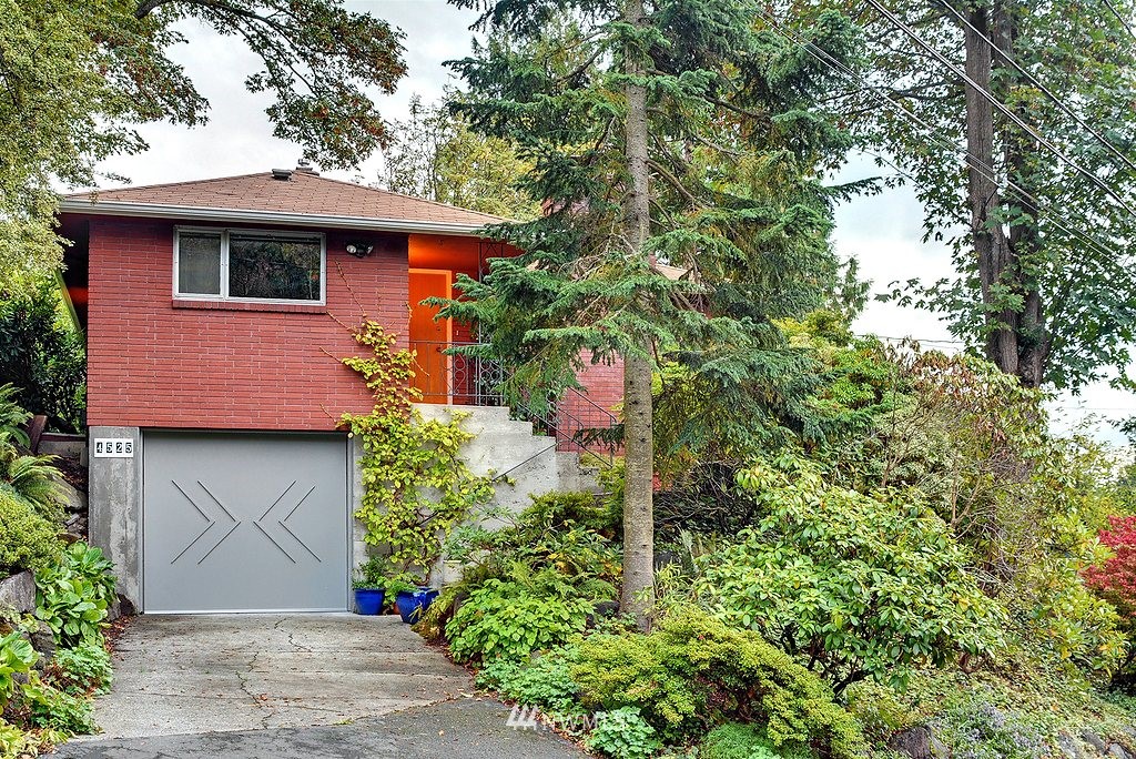4525 Southwest Hemlock Way Seattle, WA 98136 - Photo 1 of 20 Gallery Image 1