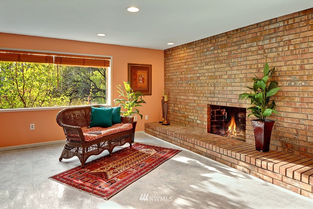 4525 Southwest Hemlock Way Seattle, WA 98136 - Photo 15 of 20 Gallery Image 15