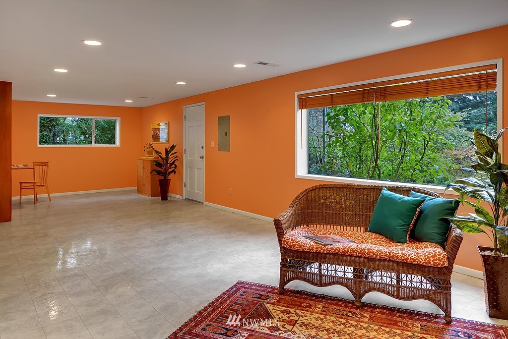4525 Southwest Hemlock Way Seattle, WA 98136 - Photo 16 of 20 Gallery Image 16