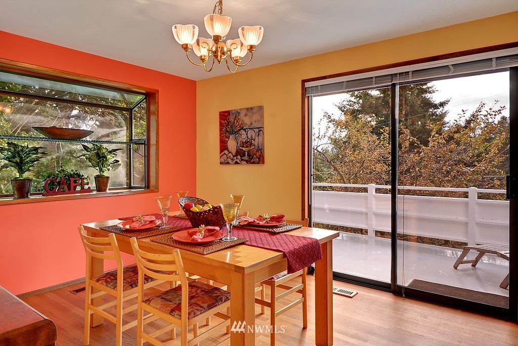 4525 Southwest Hemlock Way Seattle, WA 98136 - Photo 6 of 20 Gallery Image 6
