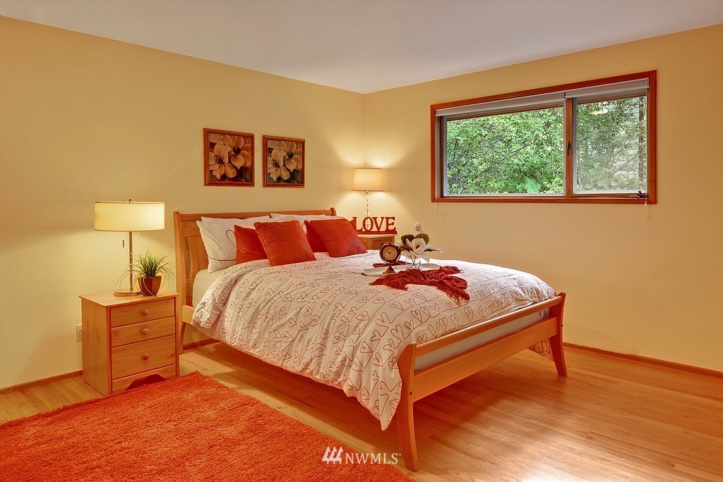 4525 Southwest Hemlock Way Seattle, WA 98136 - Photo 10 of 20 Gallery Image 10