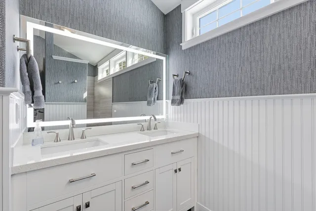 $1,100,000 | 100 Farwell Road, Tyngsborough, MA 01879