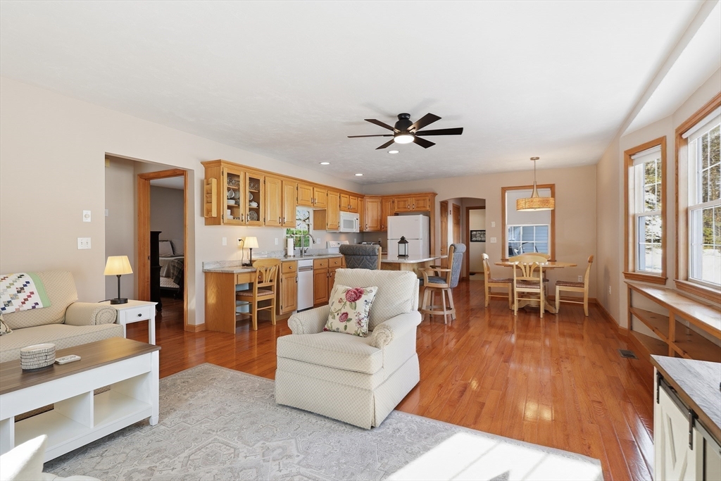 100 Farwell Road Tyngsborough, MA 01879 - Photo 27 of 42