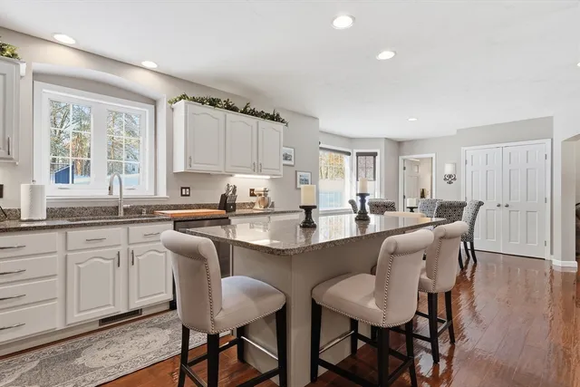 $1,100,000 | 100 Farwell Road, Tyngsborough, MA 01879