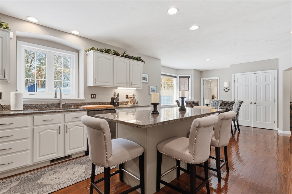 100 Farwell Road Tyngsborough, MA 01879 - Photo 6 of 42