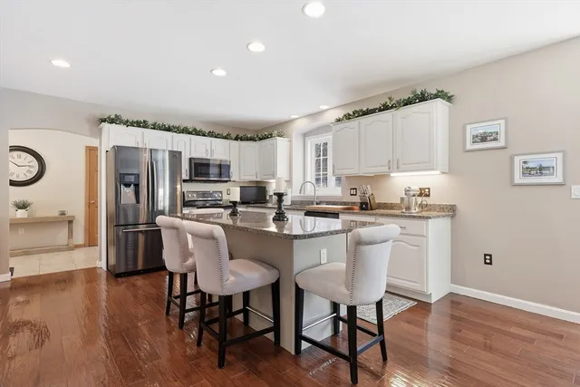 $1,100,000 | 100 Farwell Road, Tyngsborough, MA 01879