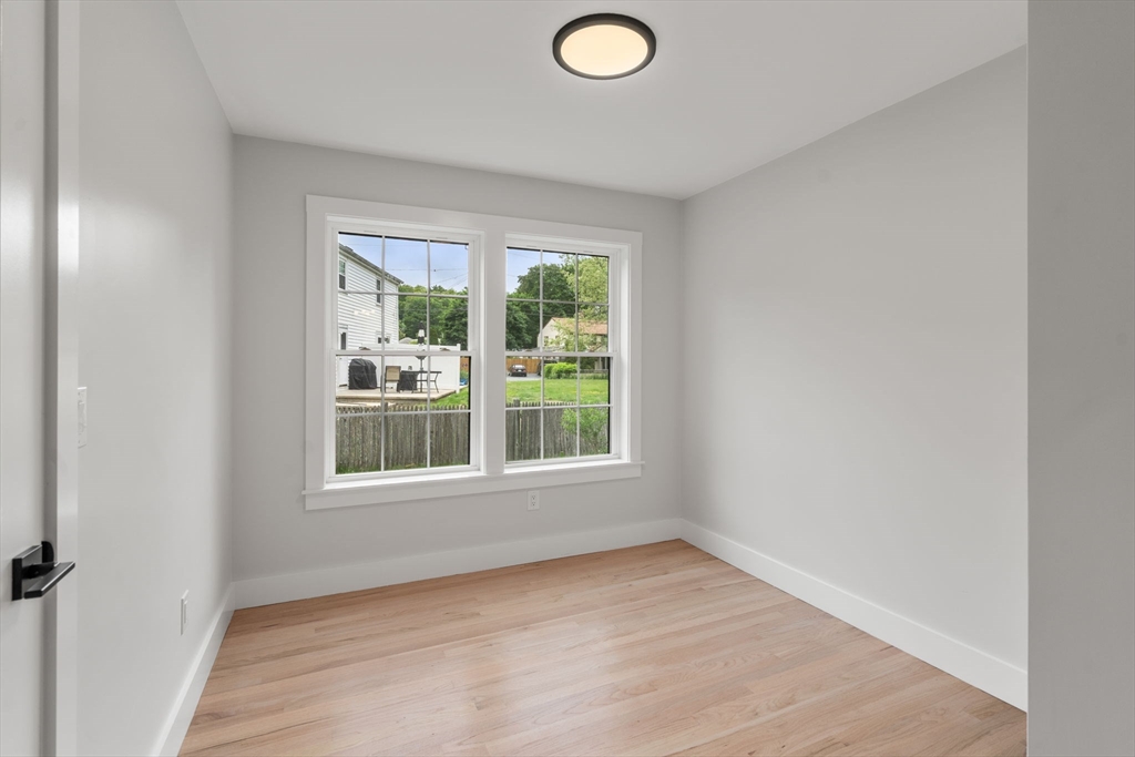 19 Whitehorse Road Hingham, MA 02043 - Photo 20 of 35 an empty room with a window