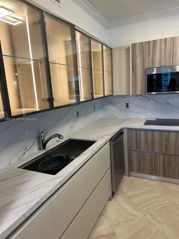 $1,250,000 | 19500 Turnberry Way, Unit 12E, Aventura, FL 33180