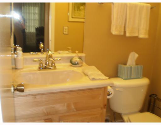 1097 Cornwall East, Unit RENOVATED Boca Raton, FL 33434 - Photo 7 of 14 Additional Photo