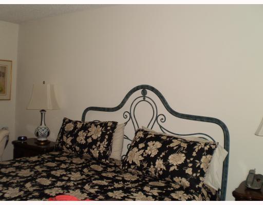 1097 Cornwall East, Unit RENOVATED Boca Raton, FL 33434 - Photo 10 of 14 Additional Photo