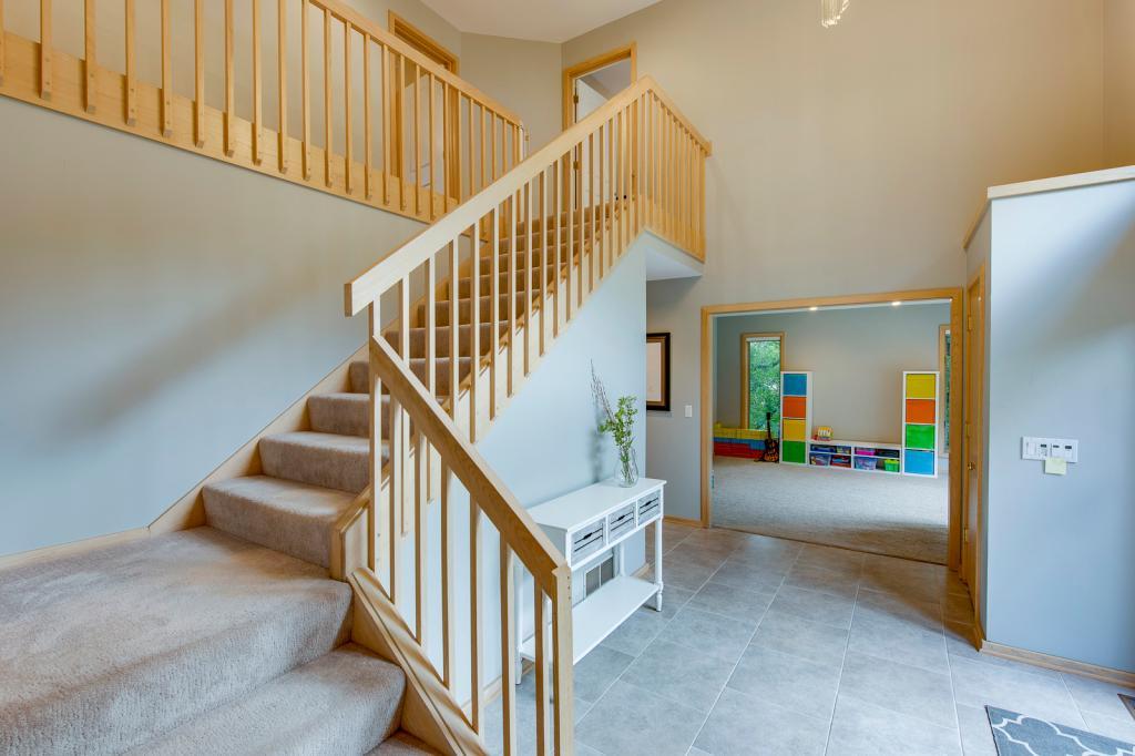 2817 Westridge Road Minnetonka, MN 55305 - Photo 14 of 36 Gallery Image 14
