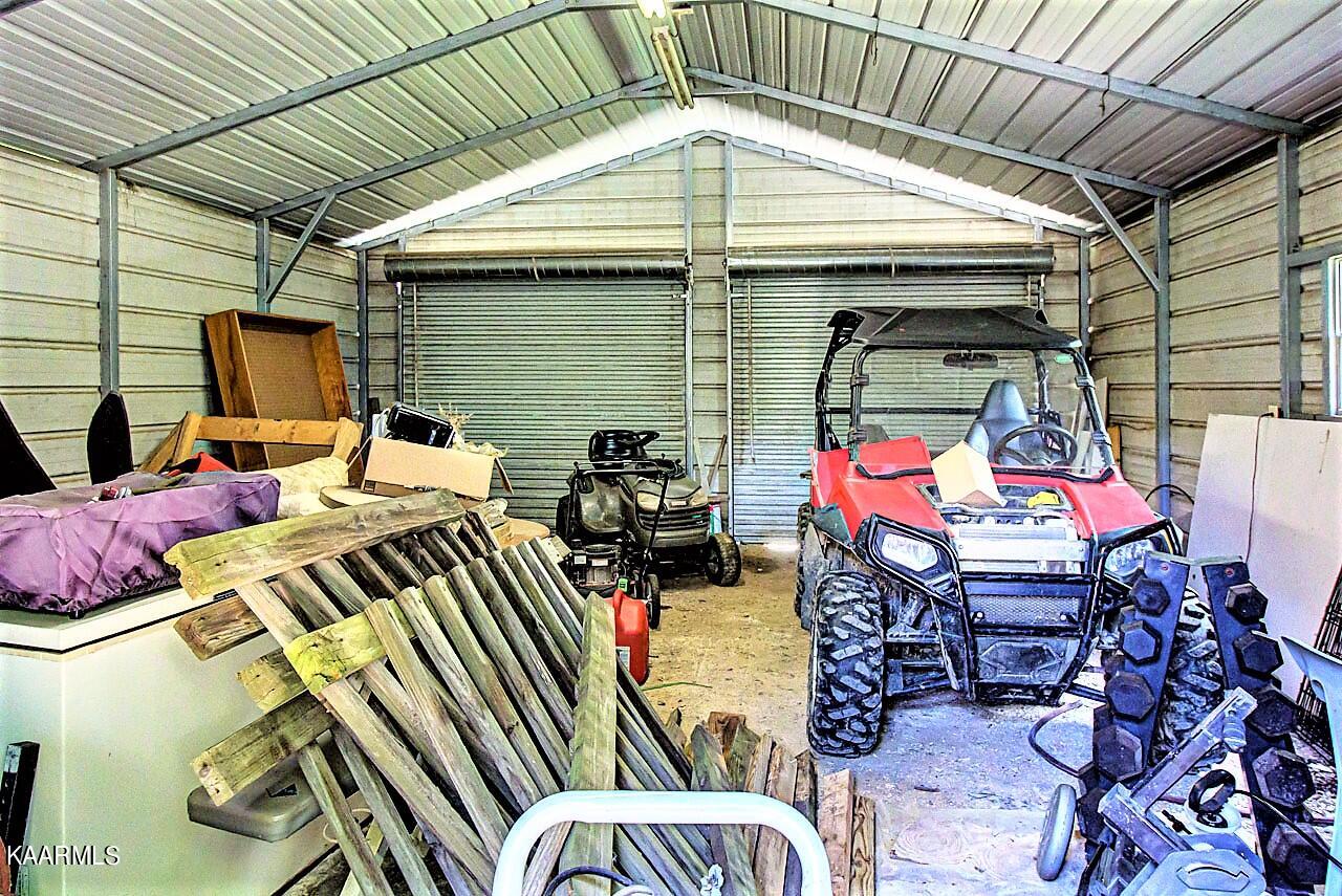 206 Sequoyah Trail Rutledge, TN 37861 - Photo 11 of 42 206 Sequoyah Garage