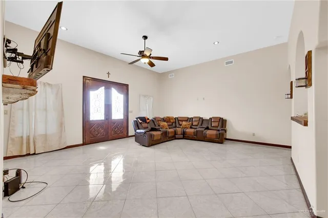 $1,800 | 825 Carpintero Street, Edinburg, TX 78542