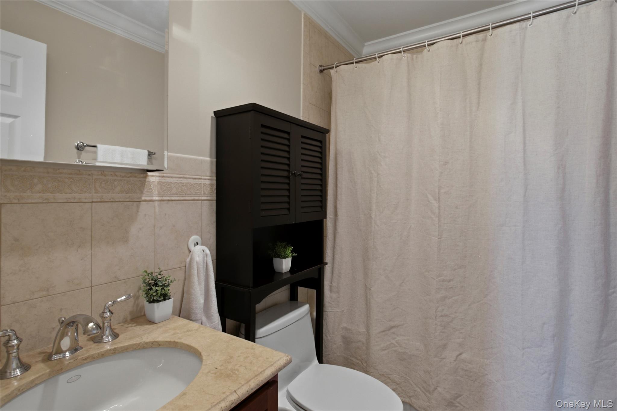 11 Prince Street, Unit C5 New Rochelle, NY 10801 - Photo 10 of 21 Hall Bath shared by Bedroom 1 & 2.