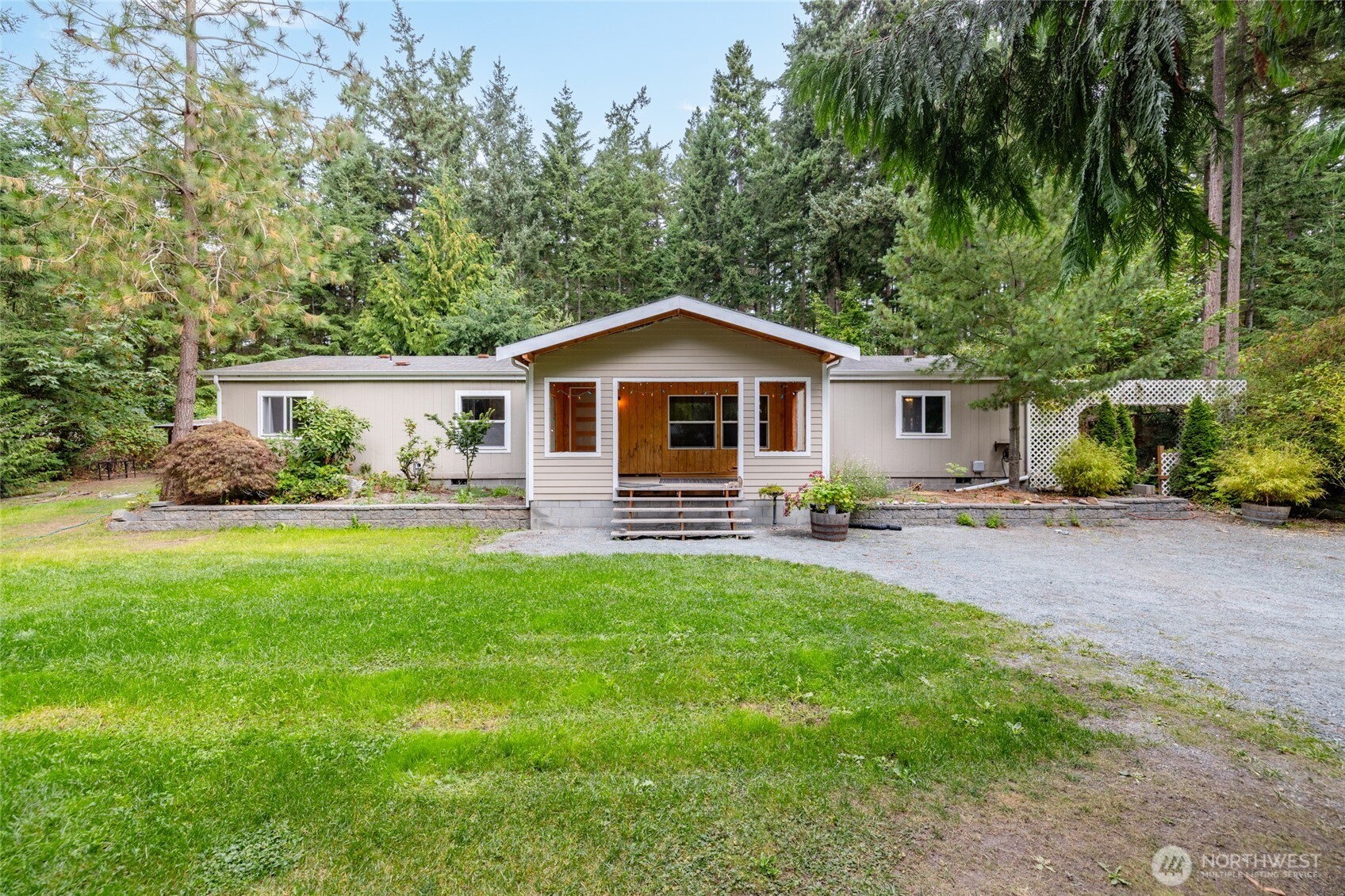 159 East Crescent Harbor Road Oak Harbor, WA 98277 - Photo 4 of 33 Gallery Image 4