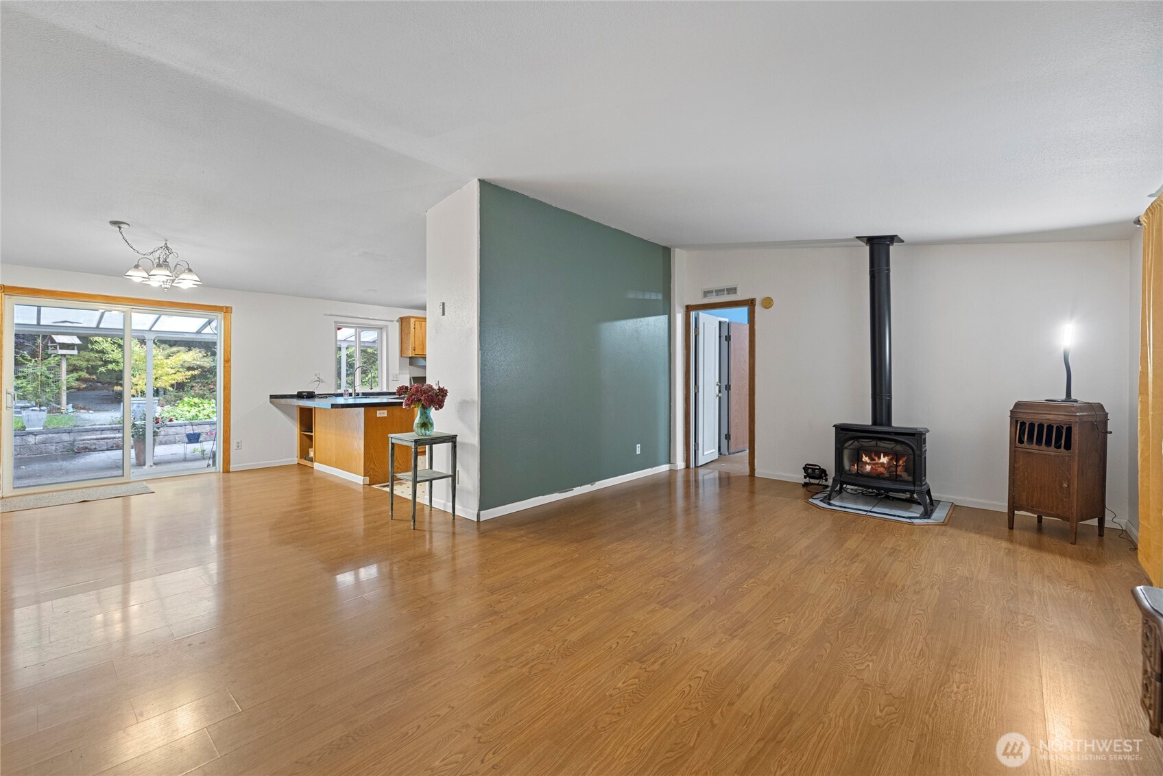 159 East Crescent Harbor Road Oak Harbor, WA 98277 - Photo 5 of 33 Gallery Image 5
