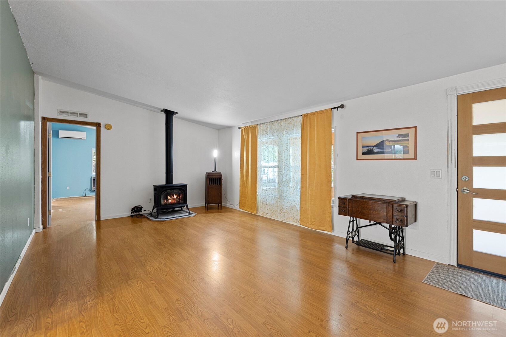 159 East Crescent Harbor Road Oak Harbor, WA 98277 - Photo 7 of 33 Gallery Image 7
