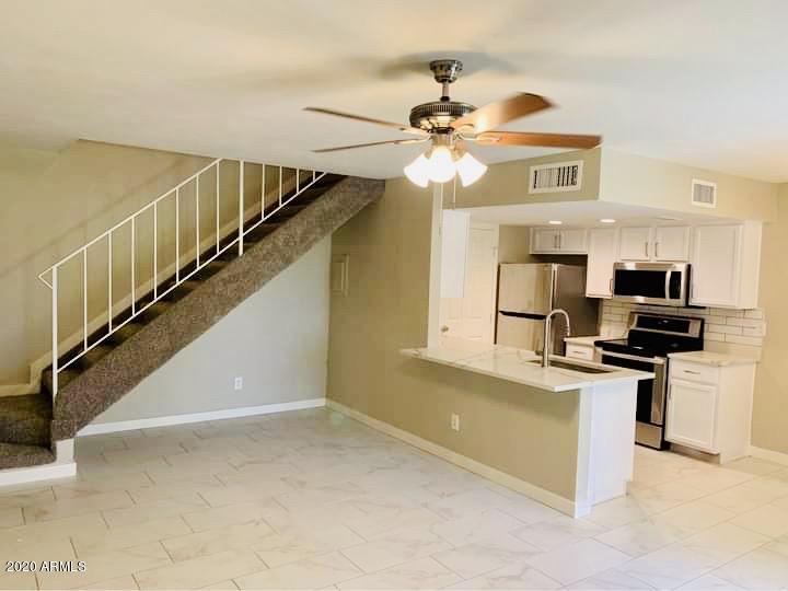 2613 West Ocotillo Road, Unit 2 Phoenix, AZ 85017 - Photo 3 of 18 2d0d2422-5328-4990-bc89-4e26f1b2bed3