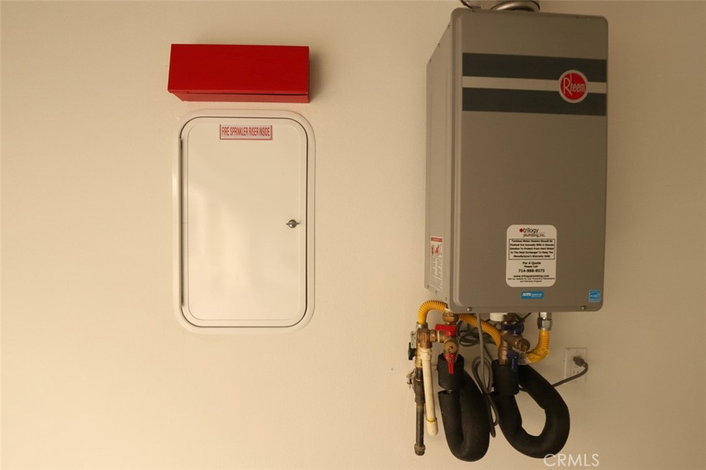 112 Firefly Irvine, CA 92618 - Photo 16 of 19