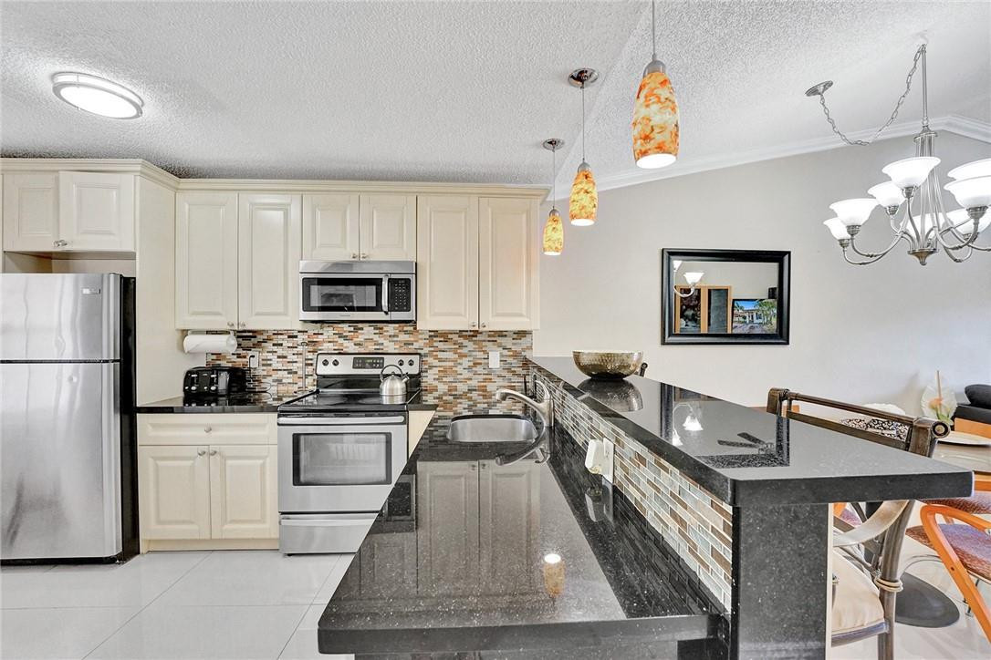 9877 Three Lakes Circle, Unit 9877 Boca Raton, FL 33428 - Photo 8 of 34 Photo 8